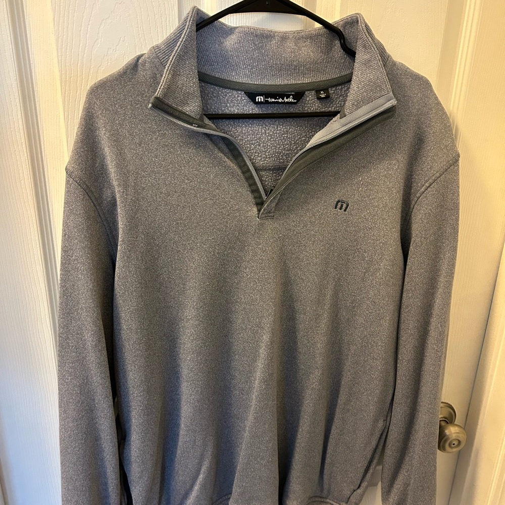 Travis Mathew 1/4 Zip. EUC